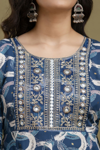 Elegante Kurti Anarkali Estampado en Azul Índigo con Escote Bordado, Estilo Étnico Informal, Tela Suave y Transpirable - Product Image 6