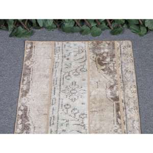 Alfombra vintage de 1.8x2.9 pies (55x89 cm), alfombra turca marrón con lunares - Product Image 3