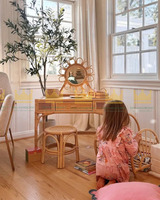 Meubles de chambre d'enfants Tables de courtoisie en rotin avec miroir Ensemble coiffeuse et tabouret en rotin fait main et miroir