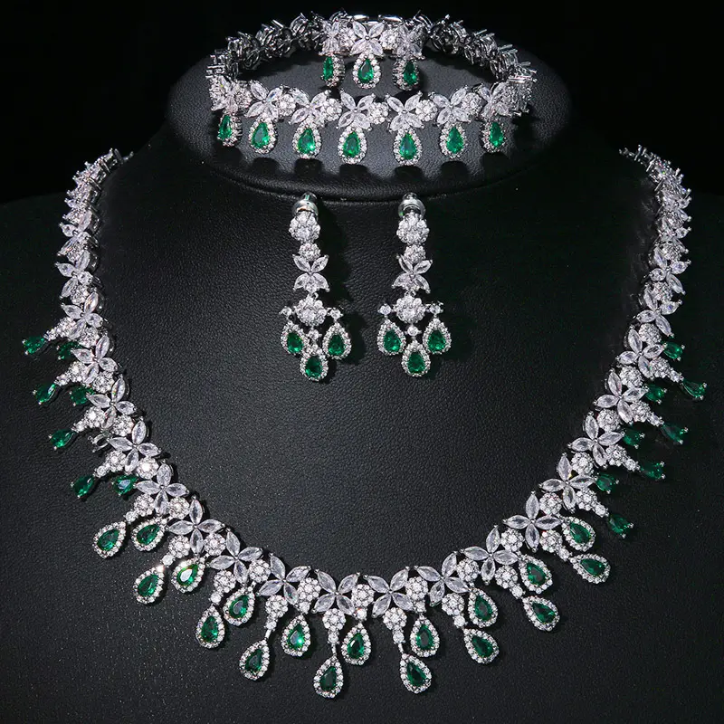 Bijoux de mariage en gros zircon cubique femmes boucles d'oreilles couleur vert émeraude collier ensemble