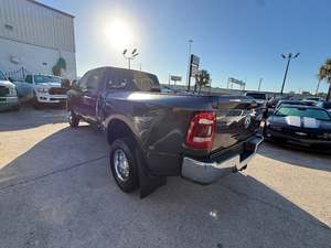 RAM 3500 Tradesman Crew Cab LB DRW 4WD Plus 2024 d'occasion en excellent état, sans accident, conduite à gauche/droite - Product Image 4