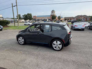 รถยนต์ BMW I3 ปี 2023 แบบ 4 ประตู แฮทช์แบ็ก มือสอง พวงมาลัยซ้าย ภายในสีเข้ม เบาะหนัง กล้องมองหลัง เกียร์ธรรมดา เครื่องยนต์ 4 ลิตร เทอร์โบ ความจุ 8 ลิตร ขับเคลื่อนสี่ล้อ ไฟ LED - Product Image 2