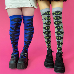 Chaussettes au-dessus du genou pour femmes, service OEM avec logo personnalisé, utilisation quotidienne en automne, matière Spandex/Nylon/Coton - Product Image 3