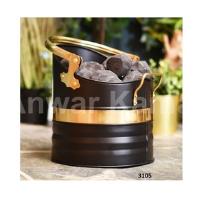 Gran Venta de cubo de carbón negro y latón con asa Cubo de carbón moderno para la decoración interior y exterior del Hogar - Product Image 1
