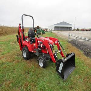 Tractor Massey Ferguson 1GC.25 NUEVO Y USADO 2025 con retroexcavadora a precio económico - Product Image 1