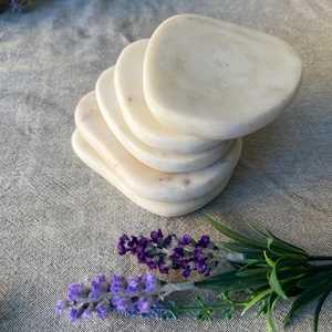 Juego de 5 Posavasos de Mármol Blanco Gris Tallados a Mano, Accesorios de Piedra Natural para Mesa de Centro, Decoración de Lujo - Product Image 2
