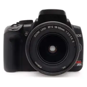 كاميرا DSLR طراز Rebel XTi بسعر المصنع مع عدسة EF-S مقاس 18-55 ملليمترًا مقاس f/3.5-5.6