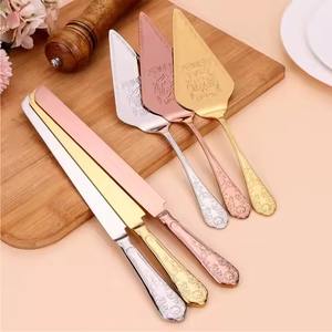 Juego de Servidor y Cuchillo para Pastel de Metal de 2 Piezas, Hecho a Mano, Ecológico y Duradero, para Bodas Modernas - Product Image 4