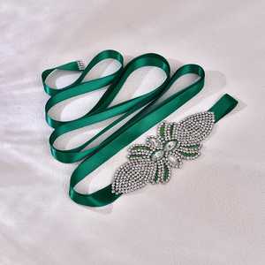 Cinturón de Novia Ajustable con Pedrería Esmeralda Bridella BS152KL1, Disponible para Bailes de Graduación y Eventos Formales - Product Image 1
