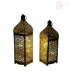 Lanterne en métal de luxe avec un look antique |   Durable et imperméable |   Rehausse l'attractivité vintage de la décoration intérieure pour l'utilisation pendant le Ramadan - Product Image 2