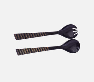 Ensemble de serveurs à salade en corne naturelle noire massif, fabriqué à la main, avec des poignées plates texturées à nervures horizontales uniques, grand format pour mélanger - Product Image 2