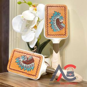 Cepillo de pelo de cuero grabado hecho a mano Real de estilo occidental, peine de viaje, cepillo de pelo de tocador turquesa de estilo occidental de alta calidad - Product Image 1