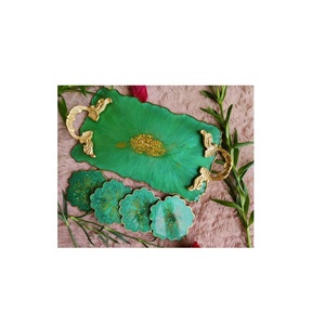 Plateau de service en résine époxy verte de qualité supérieure avec sous-verres à motifs floraux Ensemble de sous-verres de qualité supérieure en forme de rectangle - Product Image 1