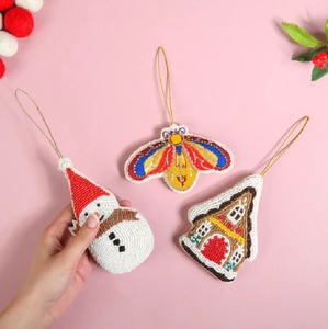 Adornos navideños decorativos con cuentas hechos a mano de alta calidad Juego de 3 piezas Árbol de Navidad colgante Navidad a precio al por mayor - Product Image 1