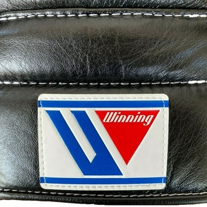 Guantes de boxeo ganadores con cordones de color negro hechos con cuero genuino Guantes de boxeo de gimnasio personalizados de alta calidad Guantes baratos personalizados - Product Image 4