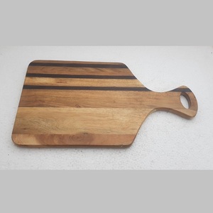 Tabla de Cortar Redonda de Madera de Acacia con Diseño de Quemado, Tabla para Servir Queso, Apta para Lavavajillas - Product Image 2