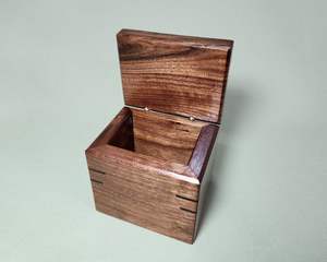 Boîte de rangement de bijoux en bois massif de style chinois antique technique polie par serrure multicouche - Product Image 1