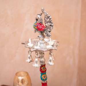 Diya Tradicional con Diseño de Elefante y Pavo Real, con Detalles de Cuarzo Mandarina y Lapislázuli para las Festividades de Diwali - Product Image 4