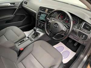 Volkswagen Golf Usado con Volante a la Izquierda/Derecha - Product Image 2