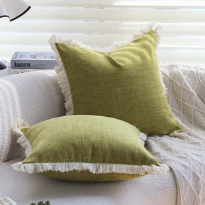 Fundas de Almohada Decorativas de Lana con Estampado Floral de Estilo Boho-Chic, Paquete de 2, Incluye Tamaños de 12x20 Pulgadas y 18x18 Pulgadas - Product Image 3