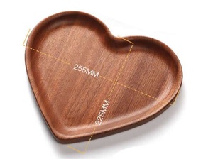Bandejas de madera hechas a mano con diseño en forma de corazón de moda 255X225 MM Tamaño de madera maciza para la venta - Product Image 2