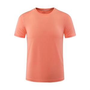 Camiseta de hombre Boxy-Fit de verano de alta calidad con logotipo personalizado OEM Diseño de cuello falso con hombros caídos Efecto de secado rápido y enfriamiento - Product Image 3
