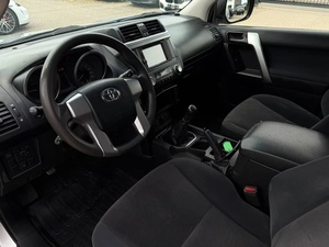 รถยนต์มือสองปี 2015 รุ่น Prado SUV เครื่องยนต์เบนซิน Aspire 2.7L เกียร์อัตโนมัติ พวงมาลัยซ้าย 7 ที่นั่ง ล้อแม็ก R17 ภายในสีเข้ม เบาะผ้า - Product Image 6