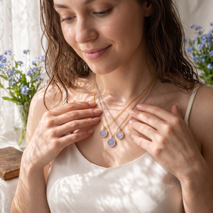 Collier en résine avec fleurs <span class=keywords><strong>de</strong></span> mignonnette pressées, plaqué or et argent, en acier inoxydable, pendentif cercle miniature, ensemble <span class=keywords><strong>de</strong></span> bijoux botaniques - Product Image 4