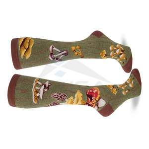 Calcetines deportivos ecuestres personalizados para hombre, calcetines atléticos de algodón peinado de tubo largo para montar a caballo con deportivo vibrante acolchado - Product Image 4