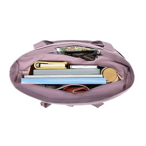 Grand sac fourre-tout en polyester violet pour femmes avec poignée durable et fermeture éclair pour un usage quotidien - Product Image 5