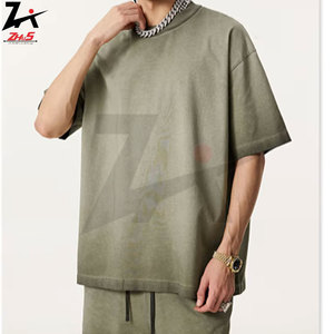 Conjunto de camisetas y pantalones cortos al por mayor para hombre, conjuntos gemelos ajustados con logotipo de marca personalizado de calidad superior, impresión completa y lavado con aerosol - Product Image 1