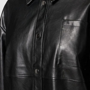 เสื้อหนังแท้ทรงหลวมสไตล์นักขี่จักรยานสำหรับผู้หญิงเสื้อโลโก้กระดุมแบบสั่งทำมีหลายสี - Product Image 3