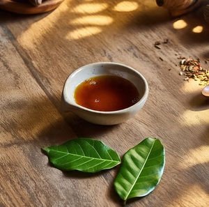 Huile essentielle pure 100% naturelle Huile de feuille de piment de la Jamaïque (Pimenta Dioica) Note de milieu douce 10ml Prix de gros en vrac Fournisseur OEM Peau - Product Image 4