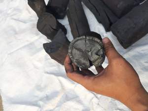 ถ่านลำไยใช้สำหรับย่างบาร์บีคิวเผาอย่างรวดเร็วไม่มีกลิ่นเถ้าสีขาวพร้อมส่งออก - Product Image 3