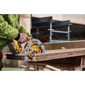 Scie circulaire sans fil 20V MAX XR Brushless 7-1/4 avec Power Detect – Outil électrique portable pour le bois et la carrelage, idéal pour le bricolage - Product Image 5
