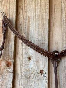 Conjunto de Equipo Ecuestre Occidental de Alta Calidad, Cómodo Pechopetral de Cuero con Accesorio de Martingala y Cabezada - Product Image 2