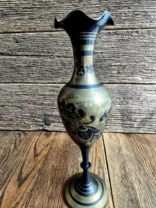 แจกันทองเหลืองแกะสลักลายวินเทจทำมือ พร้อมลายดอกไม้เคลือบสีดำ แจกันตกแต่งสำหรับใส่ดอกไม้ ผลิตในประเทศปากีสถาน - Product Image 6