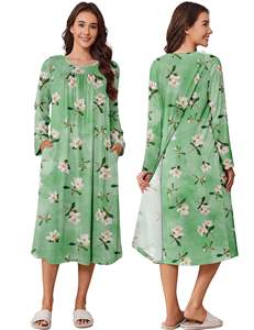 Robes de patient unisexes imprimées 100% polyester Robes d'hôpital Prix de gros Qualité d'exportation Robe de patient en tissu tissé pleine longueur - Product Image 1