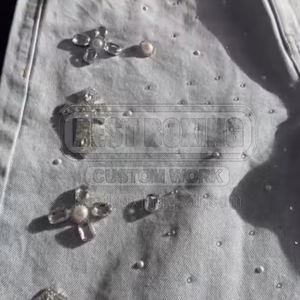 กางเกงขาสั้นลำลองสำหรับผู้ชายกางเกงขาสั้นประดับพลอยเทียมสีโลโก้แบบกำหนดเอง - Product Image 5