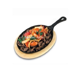 Fabuloso diseño de gran tamaño Sizzler Plate Placa caliente de hierro fundido hecha a mano con base de madera a precio asequible - Product Image 2