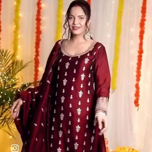 Top pantalon Dupatta de créateur en soie pour l'hiver - Product Image 1