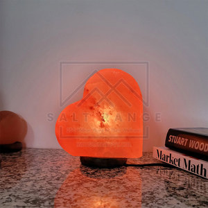 Lámpara de Sal del Himalaya Tallada en Forma de Corazón Hecha en Pakistán - Decoración para el Hogar de Alta Calidad - Product Image 5