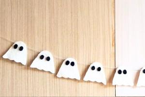 Guirnalda de Halloween de Fieltro de Lana Hecha a Mano - Decoración de Fiesta Duradera de Alta Calidad - Product Image 3