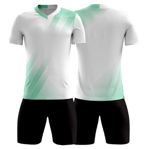 Vêtements de sport de fabrication d'usine de couleur personnalisée de haute qualité Uniforme de football Nouveau design Uniforme de football à bas prix - Product Image 3