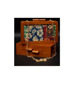 Embrague estampado madera flor multicolor - Product Image 1