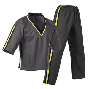 Uniforme de Karate con cinturón Logotipo personalizado Precio de fábrica Ropa deportiva de artes marciales Traje de Karate de alta calidad aprobado - Product Image 1