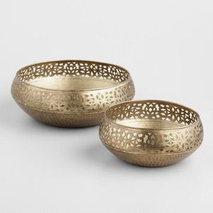 Porte-bougie rond en métal élégant, conçu pour l'esthétique de la maison, avec des bords lisses et un effet lumineux chaleureux - Product Image 6