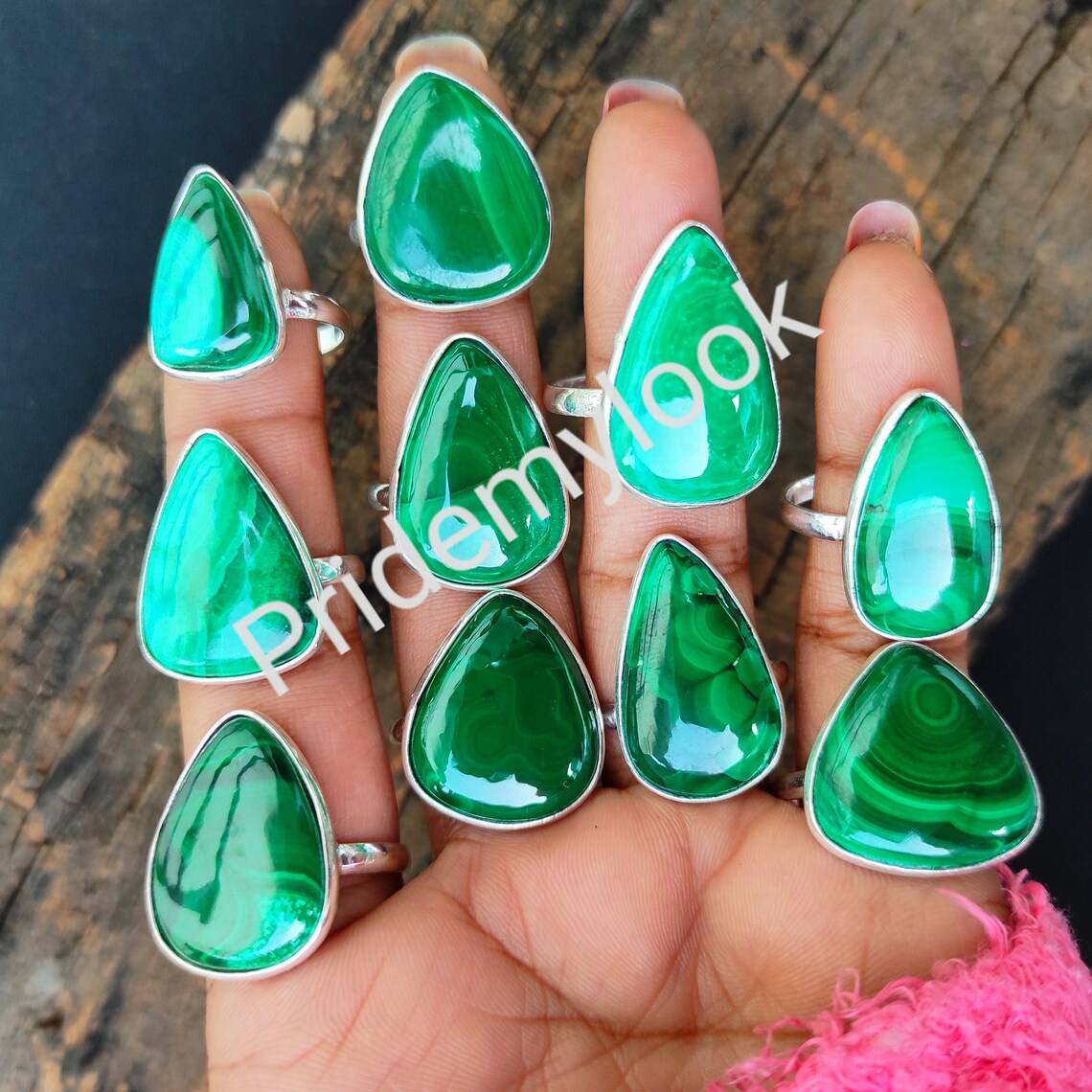 สีเขียว