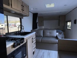 Nouvelle caravane de camping Keystone C-o-l-e-m-a-n 23B 2026 à vendre - Product Image 3