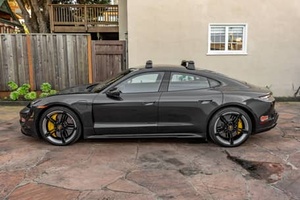 Portaequipajes Metálico Automático para P-O-R-R-S-C-H-E T-A-Y-Y-C-A-N 2020 con Asientos de Cuero, Batería de Litio y Características Premium - Product Image 6